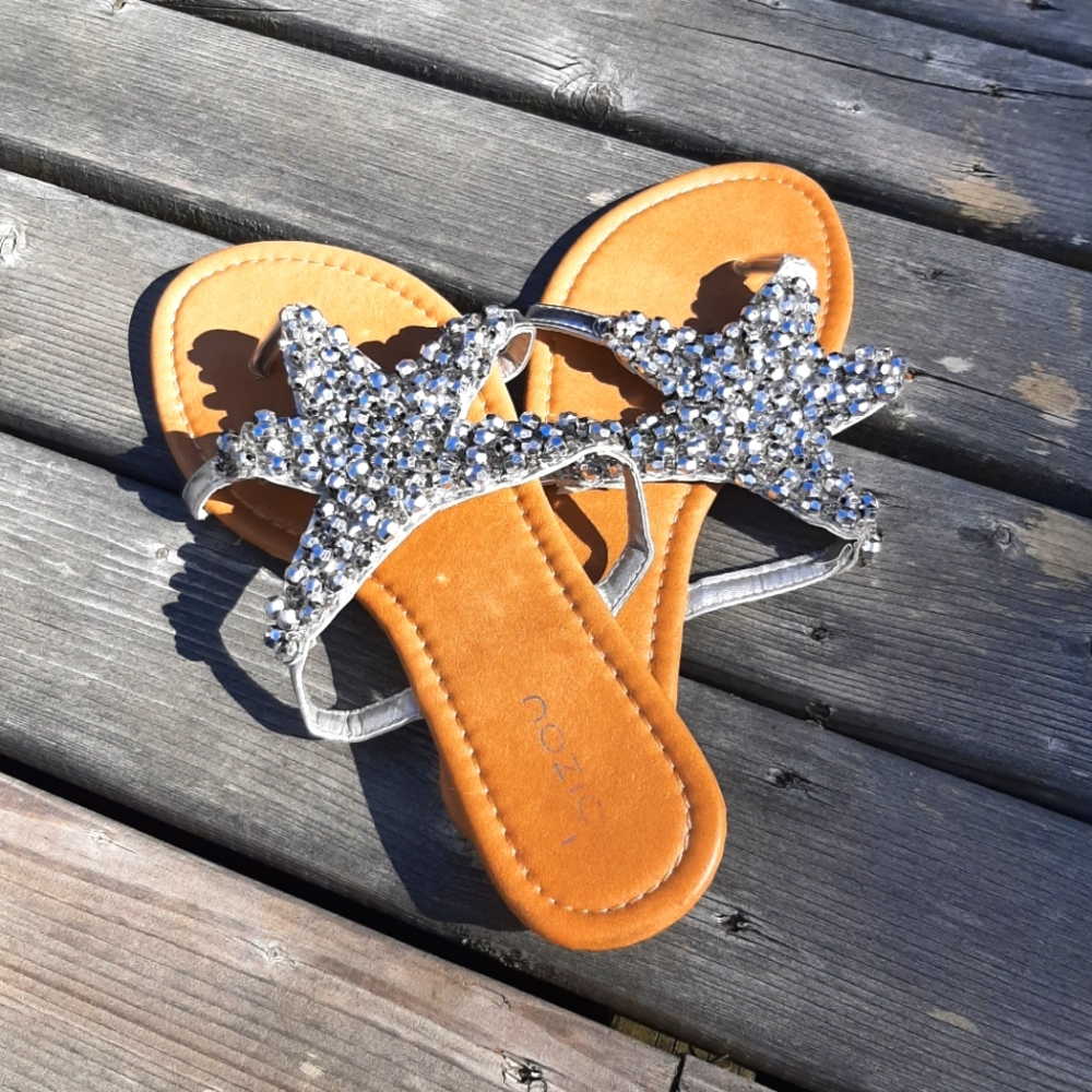Starfish Faux-Diamond Flip Flops